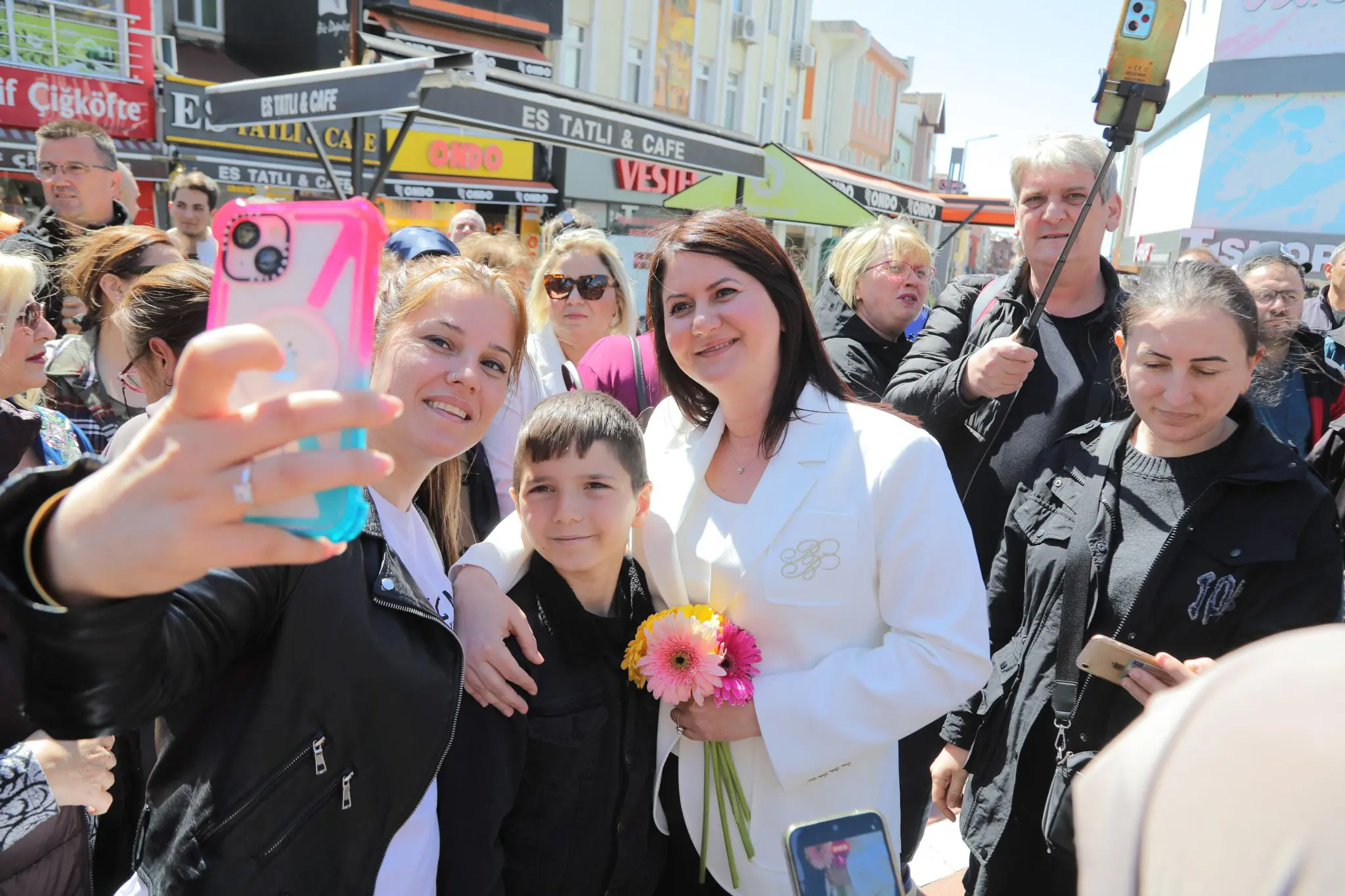 ROMANLAR GÜNÜ EDİRNE’DE ŞENLİK HAVASINDA GEÇTİ galeri görseli
